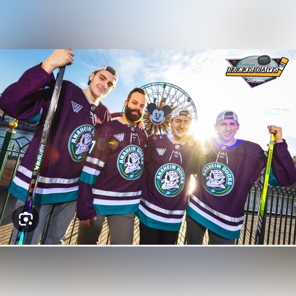 New WithOut Tags Anaheim Ducks Button Up Short Sleeve. - Picture 9 of 11